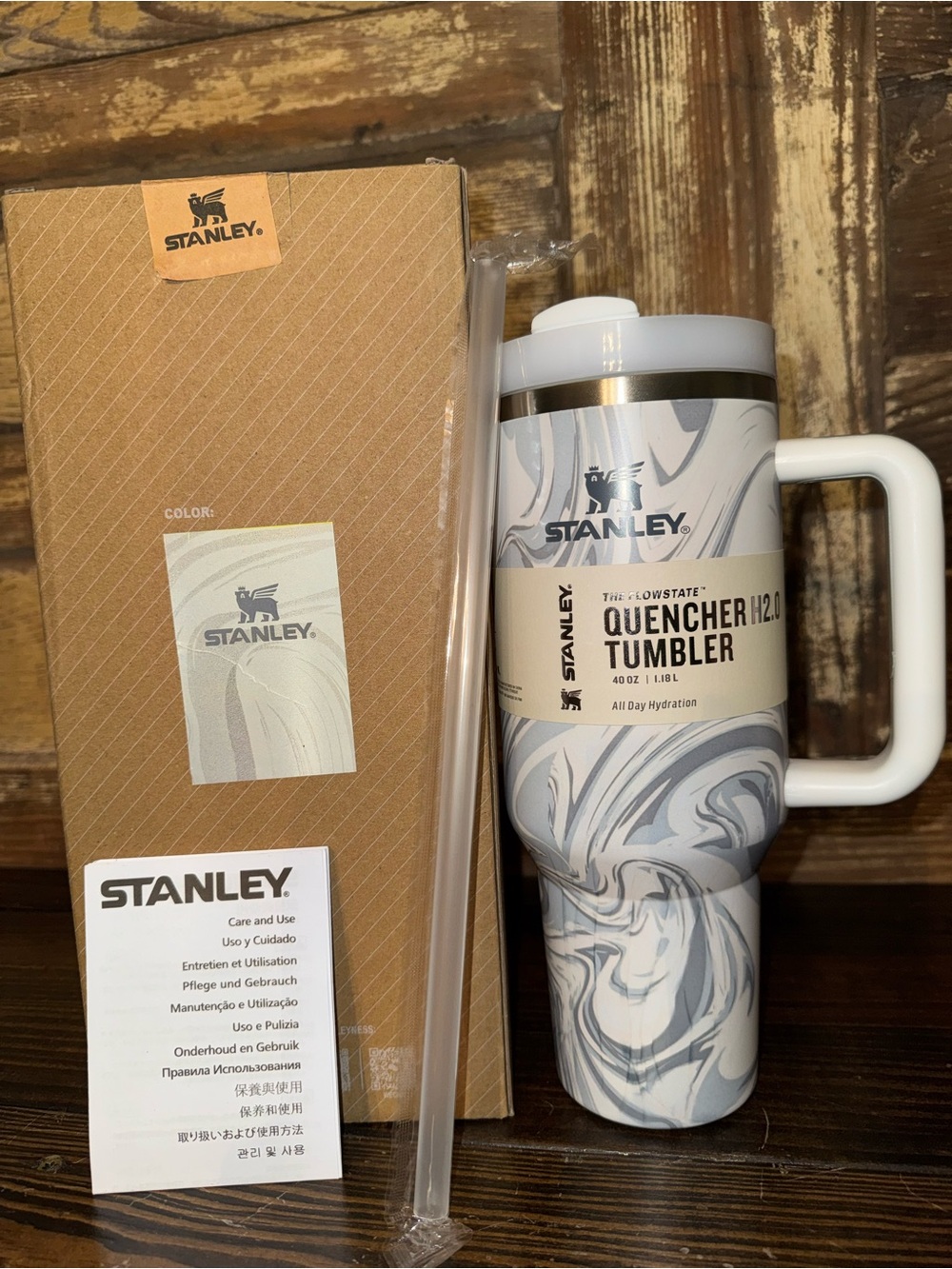 Stanley Quencher 40 oz Tumbler - Marble Gray & White